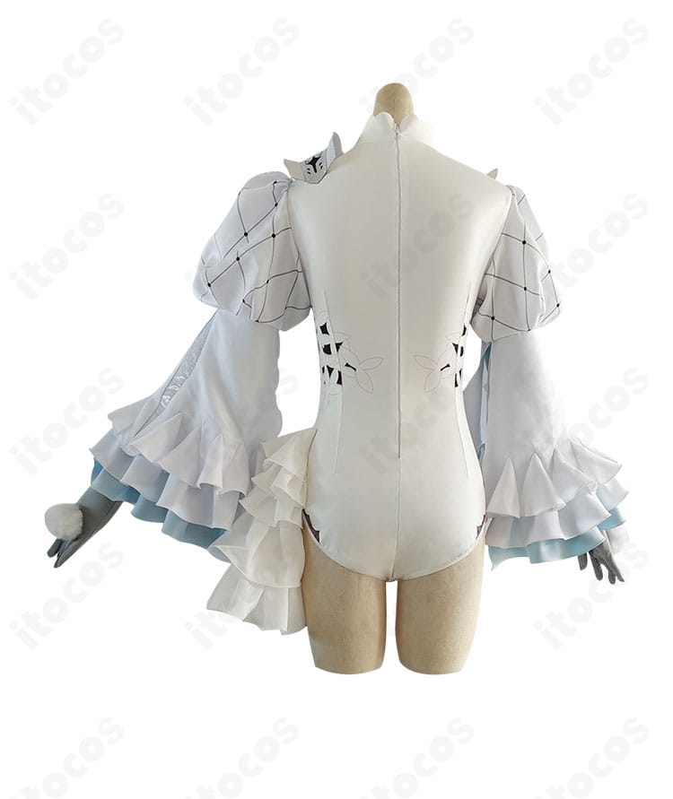 スペース・エレシュキガル 第三再臨衣装の背面ビュー。バック装飾とカッティングのラインを確認できるディテール写真。