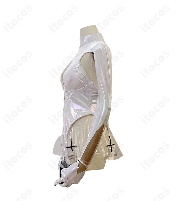 シンデレラ衣装の左側装飾アップ。生地のレイヤーと縁取りの仕上げを確認できる画像。