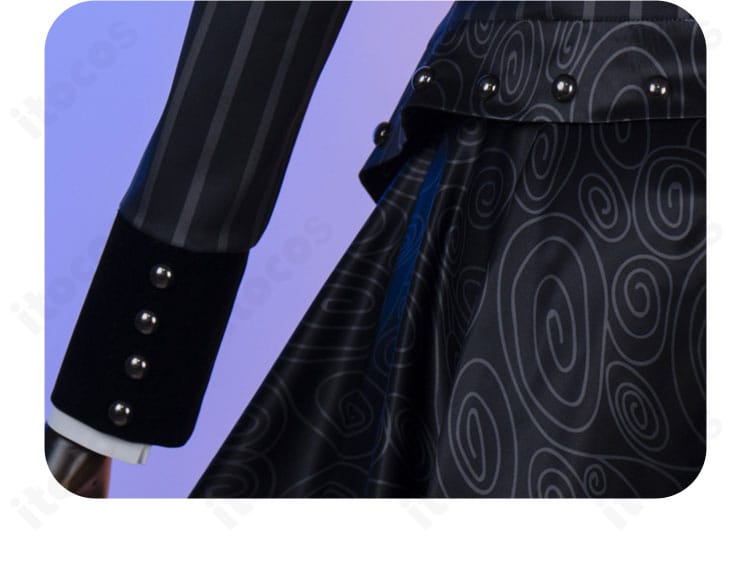 リドル・ローズハート衣装 袖口装飾のアップ。金縁とカフの意匠が映えるディテール