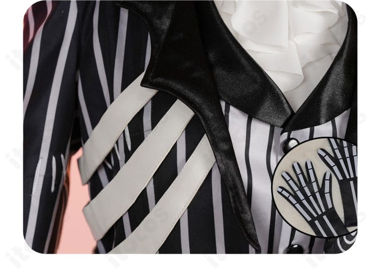 襟と衣領の装飾アップ。ツイステらしい華やかなデザインと縁取りの仕上げを示す。