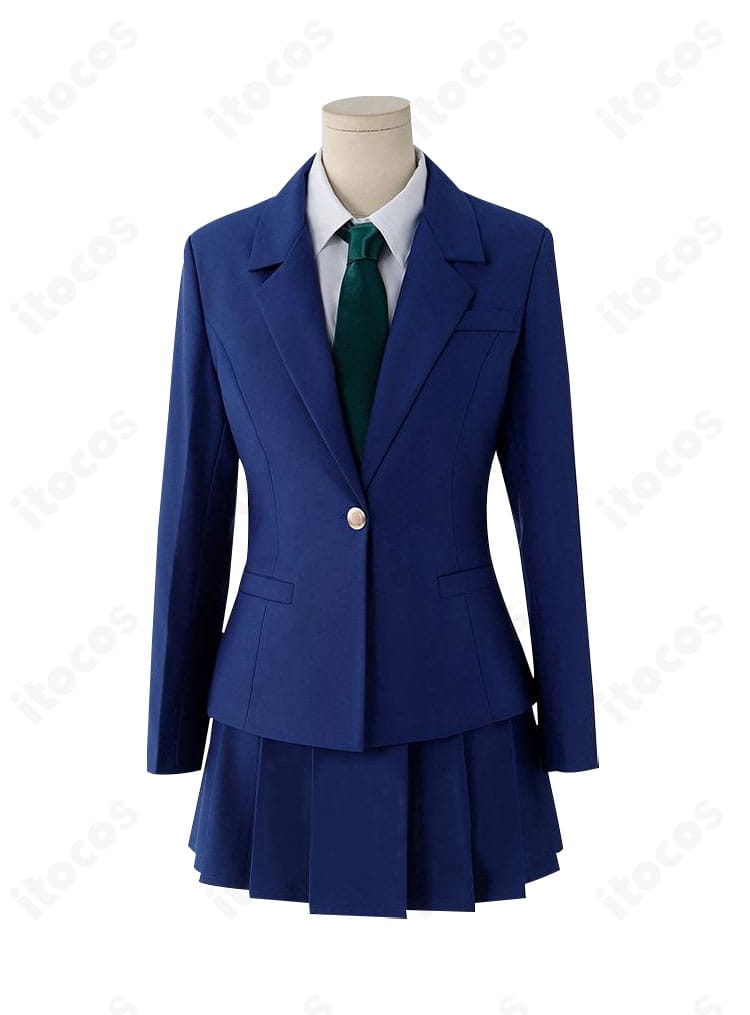 名探偵コナン 毛利蘭の制服コスプレ衣装 正面全身。紺系ブレザーとプリーツスカートで高い再現度を示すカット