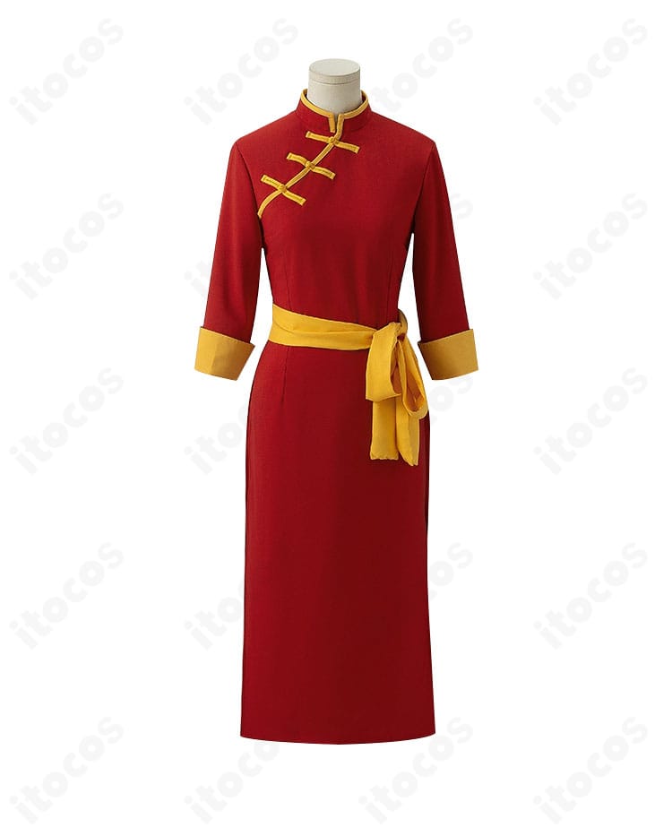 銀魂 神楽コスプレ衣装の正面全体。赤地に金色パイピングのコントラストとシルエットが分かるフルショット。