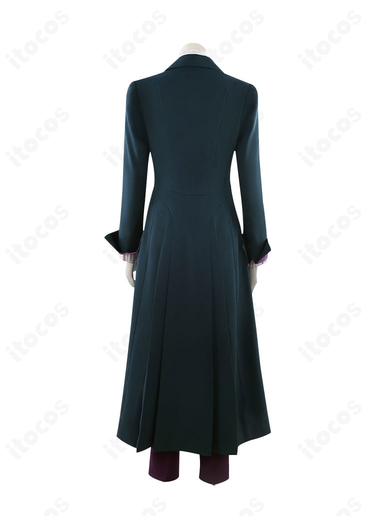 アガサ・ハークネス衣装の背面ディテール。後ろ姿のシルエットと裾の動きを丁寧に再現。