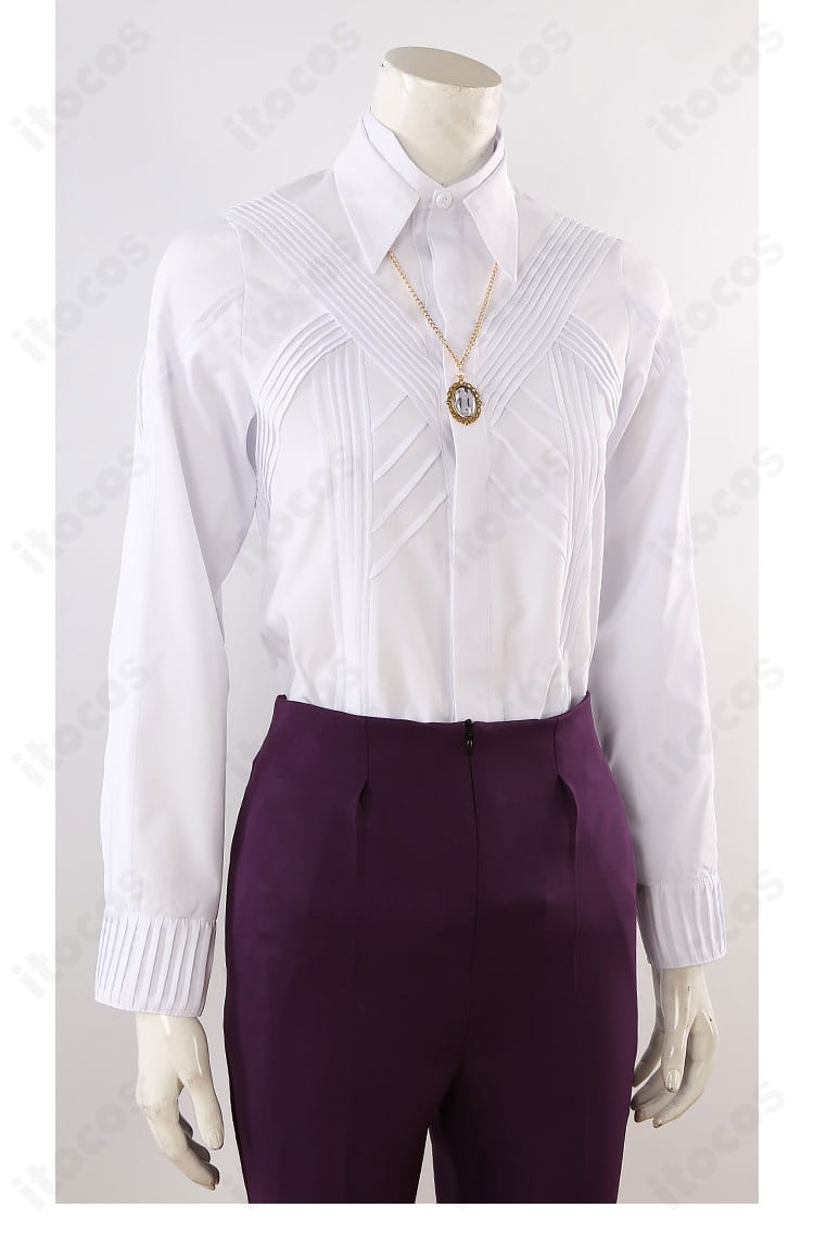 アガサ・ハークネス衣装のシャツ装飾ディテール。繊細な刺繍と生地の表情を捉えた近接。