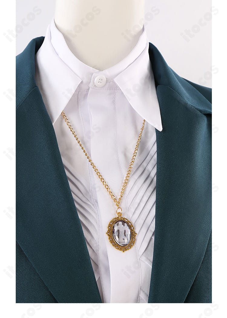 アガサ・ハークネス衣装のネックレス詳細。色味と質感を合わせた存在感あるアクセント。