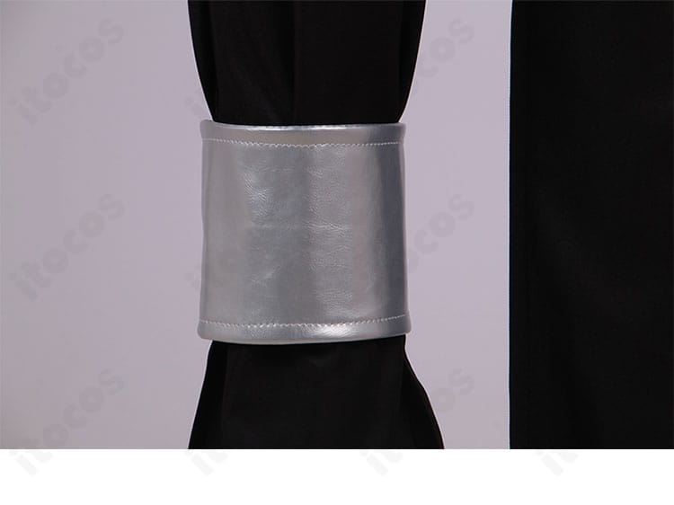 足元の装飾パーツ一式。膝下飾りとレッグ周りの構成が分かる