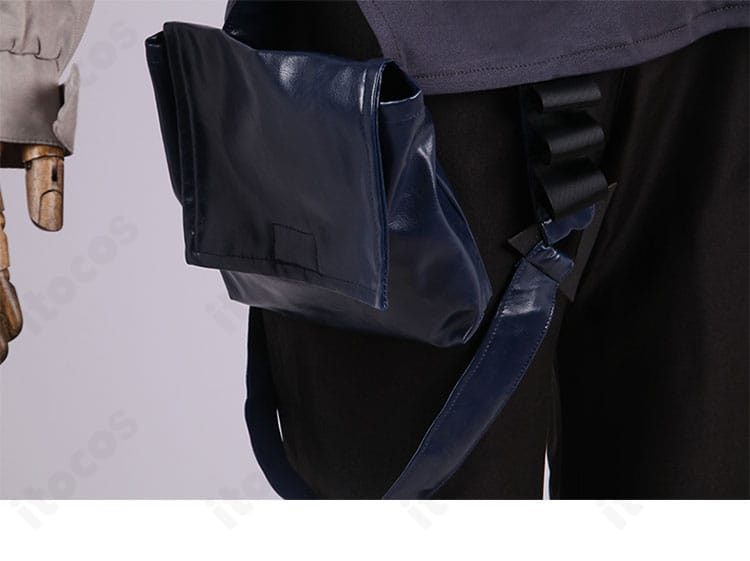 ウエストポーチのクローズアップ。実用的な容量と留め具の仕上がり