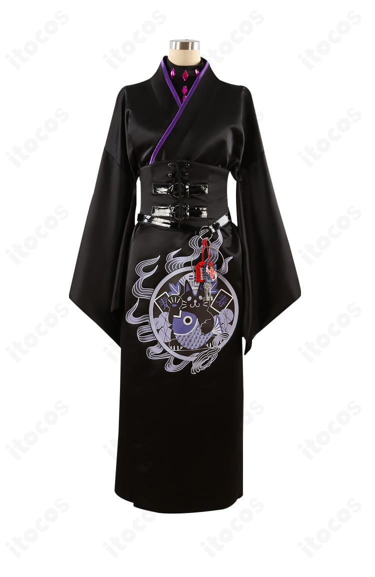 FGO 巌窟王 英霊博装コスプレの装飾アップ。刺繍と金具の質感が際立つ。