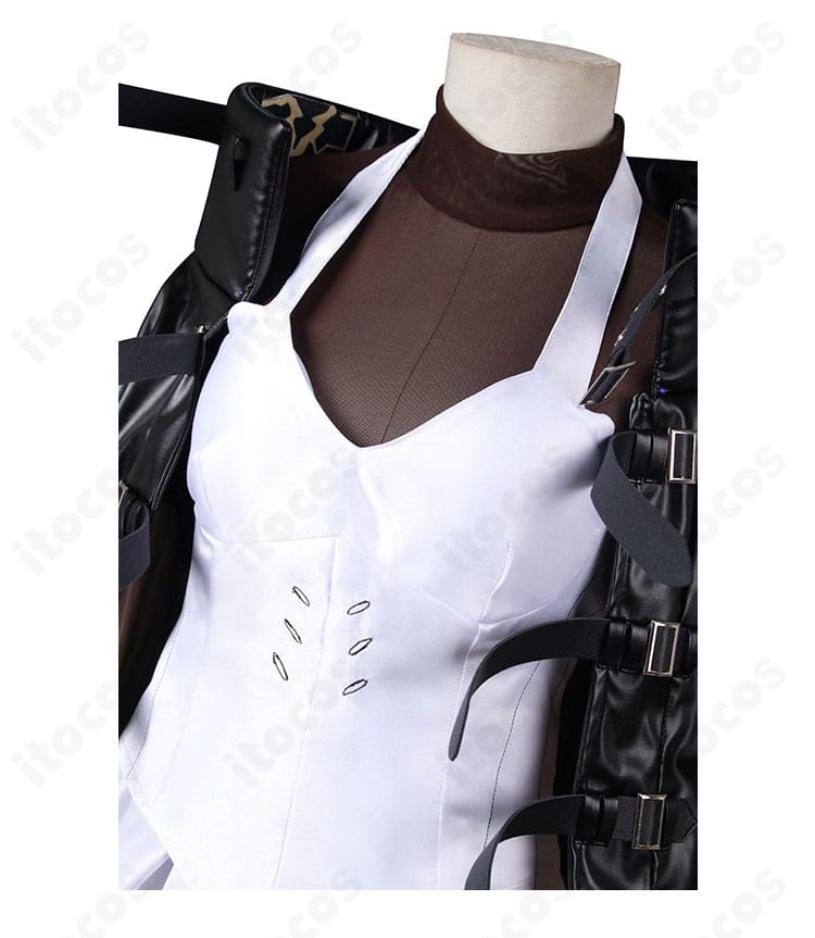 焔影リード コスプレ衣装の襟元ディテール。繊細な刺繍と装飾パーツの質感が分かるクローズアップ