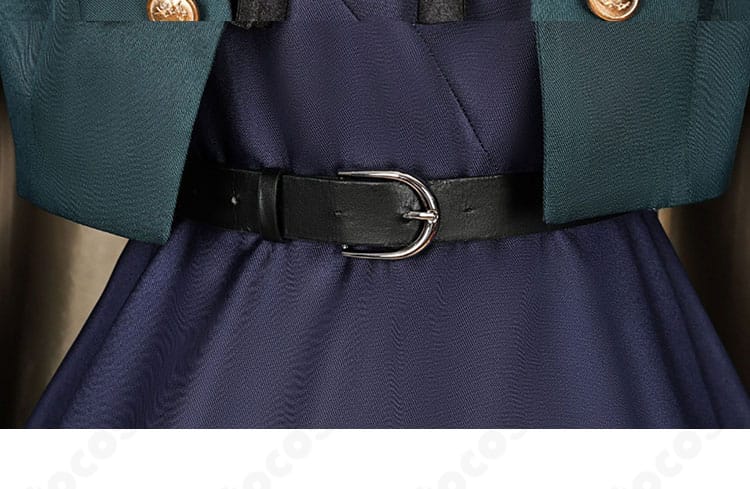 ホタル衣装の腰帯装飾。バックルと帯の質感、全体コーデのアクセントを示すカット。