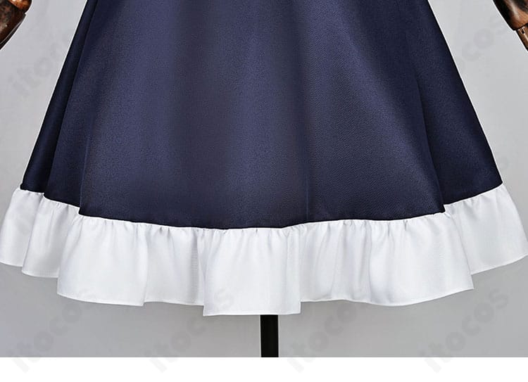 ホタル衣装のスカート装飾アップ。立体的なパネルと裾の動きが伝わるクローズアップ。