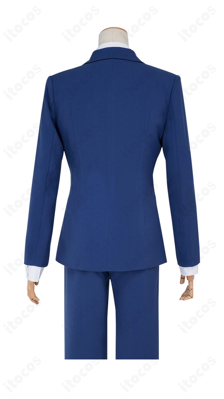 工藤新一コスプレ衣装の背面。ブレザー背面のシルエットとセンターベント付近の作りが分かる画像。