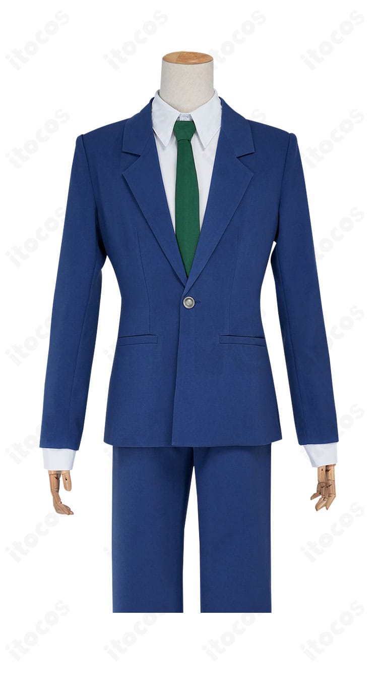 工藤新一コスプレ制服のディテール。ブレザーとネクタイ、シャツの縫製や襟元の作りを近距離で確認できる画像。