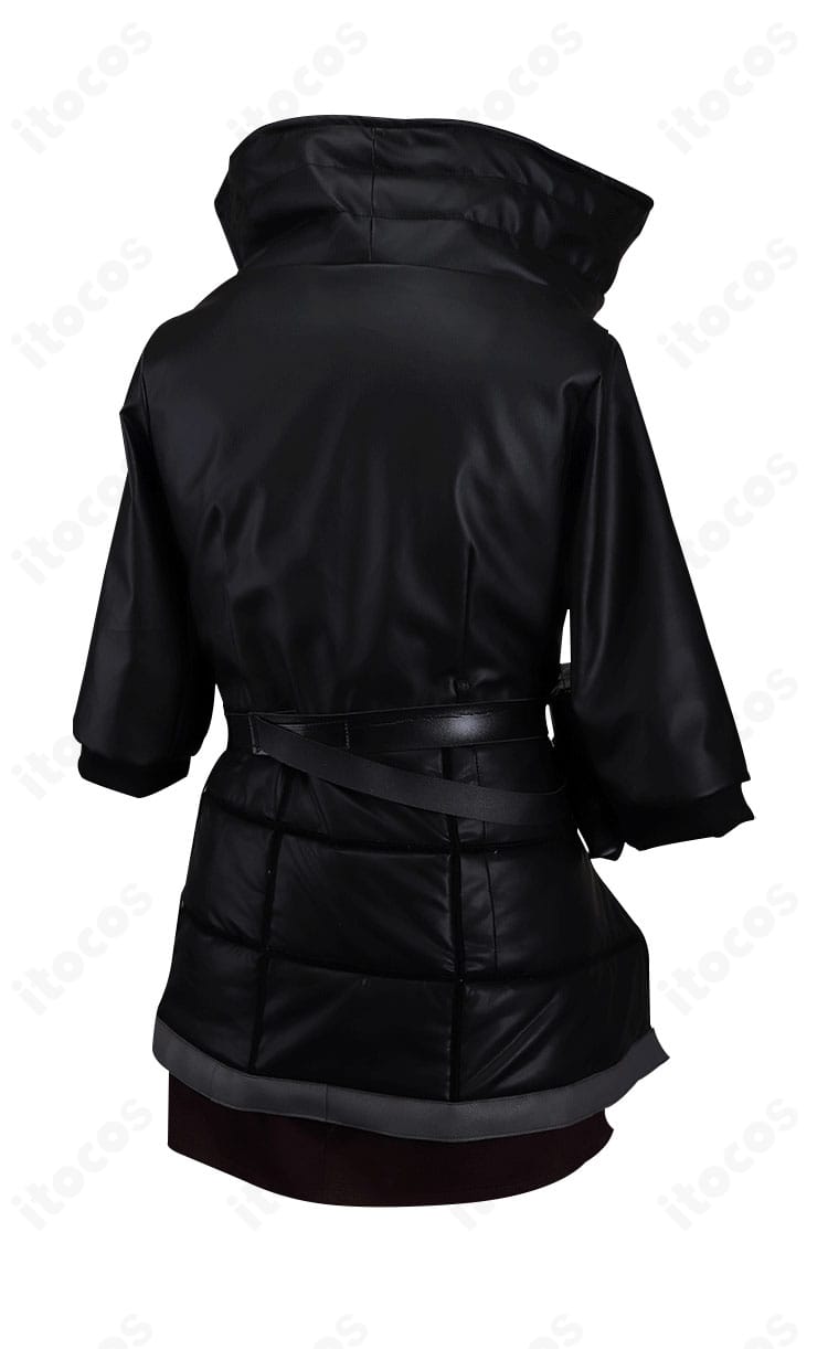 アークナイツ ホルン衣装の背面デザイン。コートのシルエットとパネル切替、後ろ姿の再現性を示す写真。