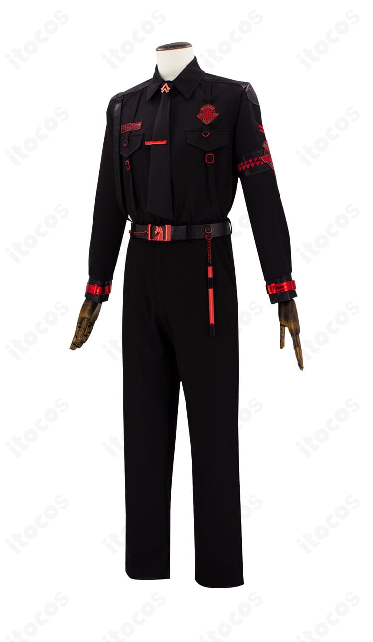 左側面ディテール。肩章とサイドシルエットの直線的なカットを強調