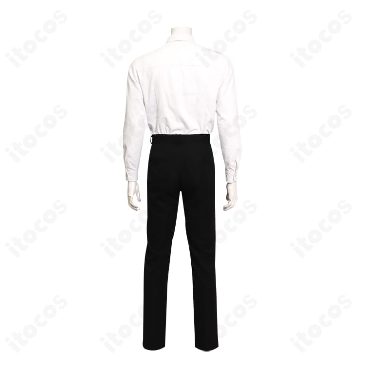 インナーシャツ背面のディテール。背中のラインとシルエットを確認できる。