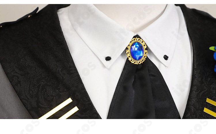 襟元とスカーフ周辺のクローズアップ。首周りの装飾がセフィロスらしさを強調。