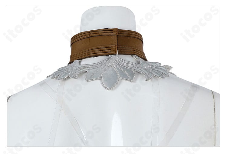 ノフィカ衣装の腕飾り側面。曲面への沿い方と装飾の厚みを確認。