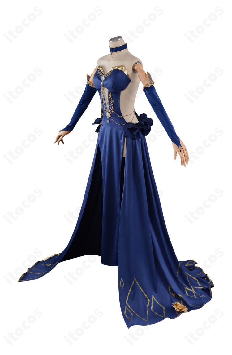 C.C. 盤上パーティー衣装の側面。ウエストラインと飾りチェーンの見え方を確認できる。