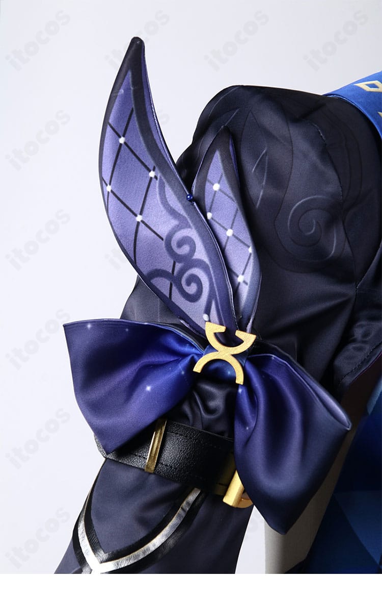 右袖の装飾詳細。袖章、刺繍風モチーフ、カフ部の質感が確認できる高精細ショット。