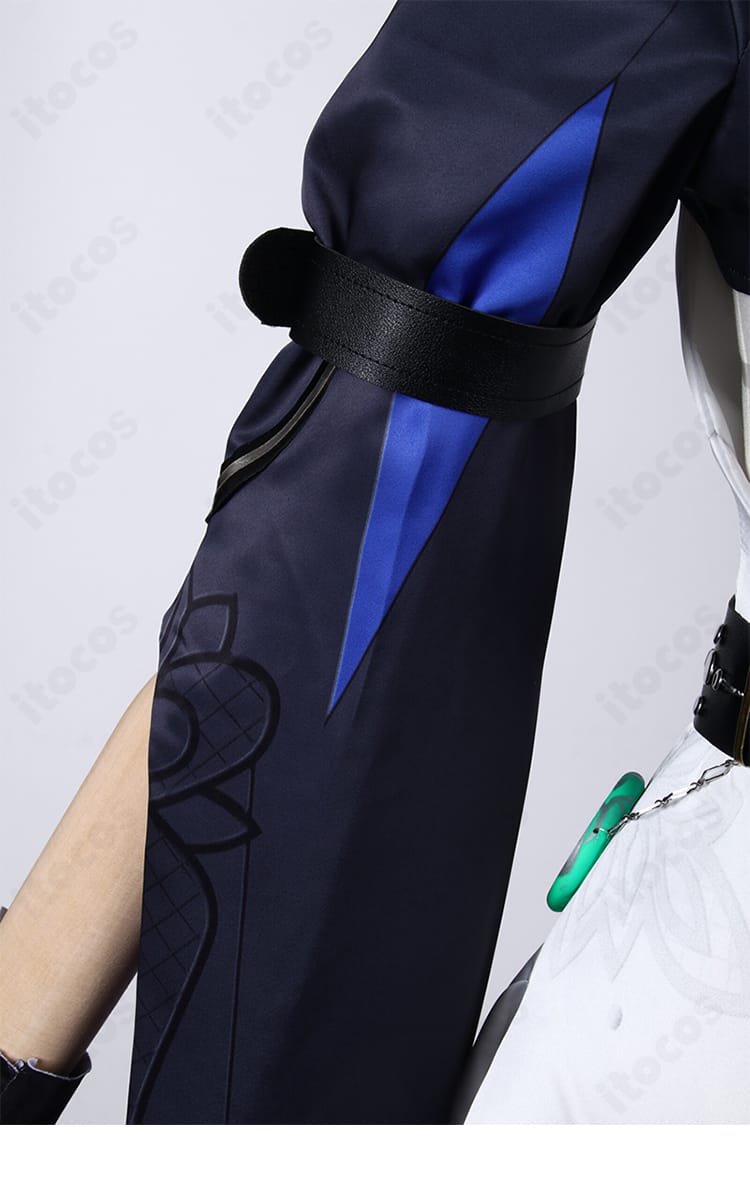 左袖ディテールの別角度。ステッチワークと色分割の精度を確認できる画像。