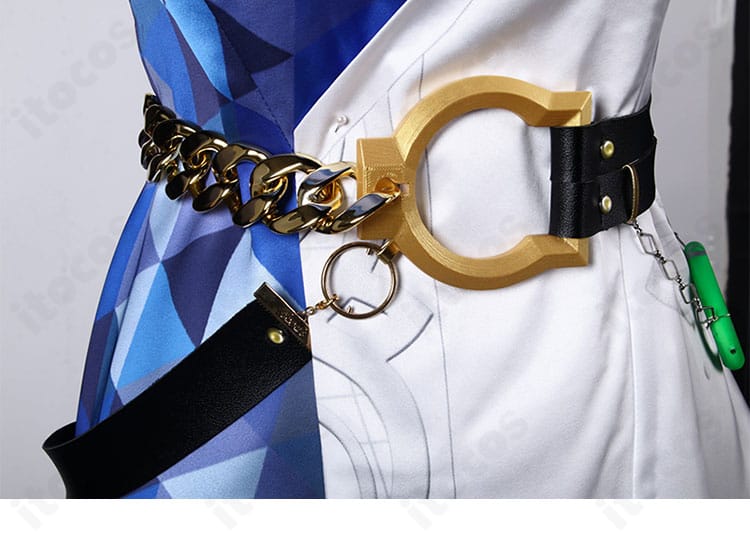 腰ベルト装飾のクローズアップ。留め具とストラップ、装飾パーツの立体感で戦闘服らしい重厚さを表現。