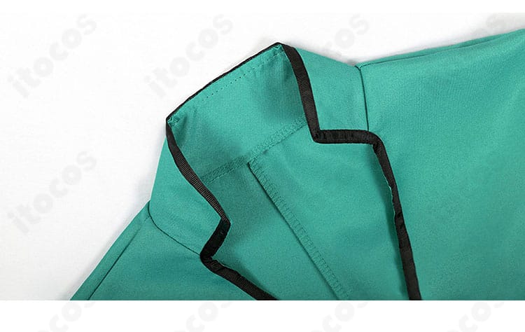 PK学園制服コスプレ 襟元ディテール。特徴的なライン配色とステッチワークを接写で示した画像。