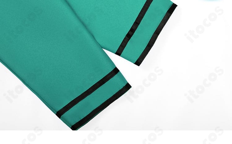 PK学園制服コスプレ ズボン脚部ディテール。すっきりしたテーパード感と丈バランスを確認できる画像。