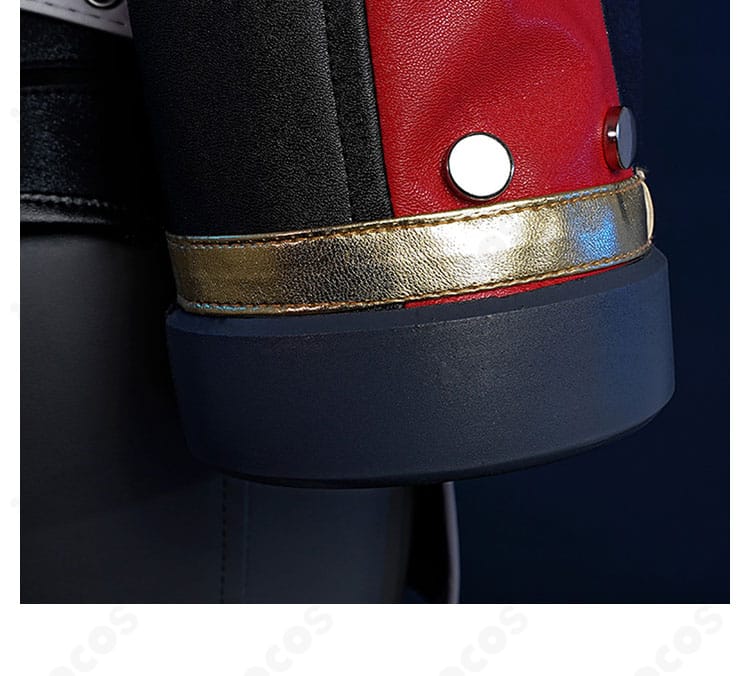 キング・シーザー コスプレ衣装の袖口装飾アップ。カフ部分の素材感と装飾パーツの精度を確認できる画像。