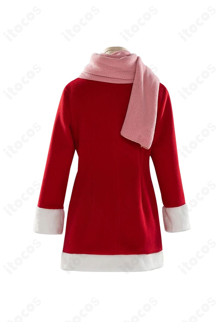 背面全体のシルエットと裾ライン、肩回りの縫製バランスが分かる写真。