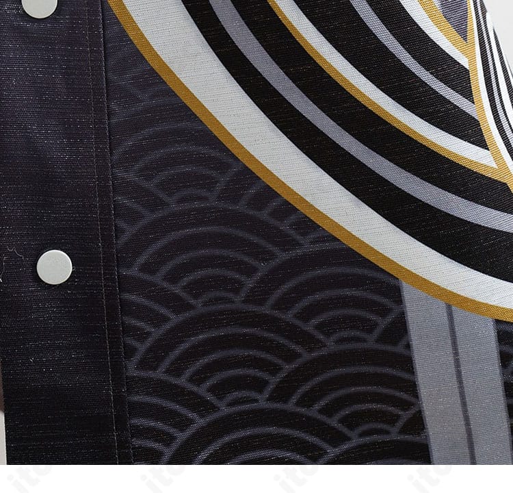 飛霄コスプレ 門襟部分の金装飾と意匠