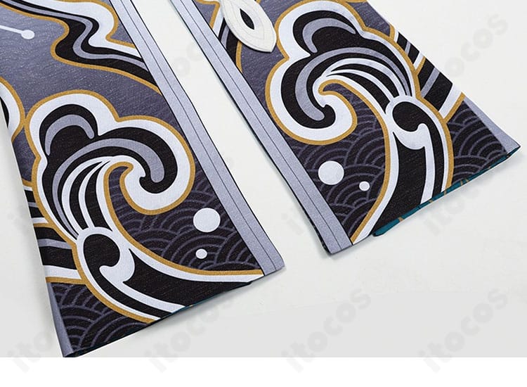 飛霄コスプレ 外套背面裾の装飾と縫製ライン