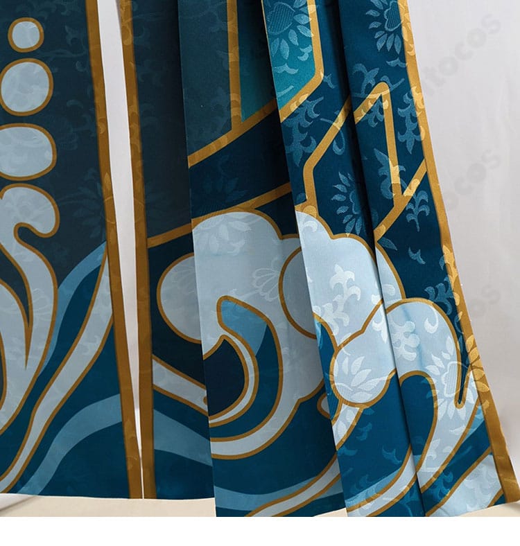 飛霄コスプレ 裾周りの刺繍・装飾ディテール