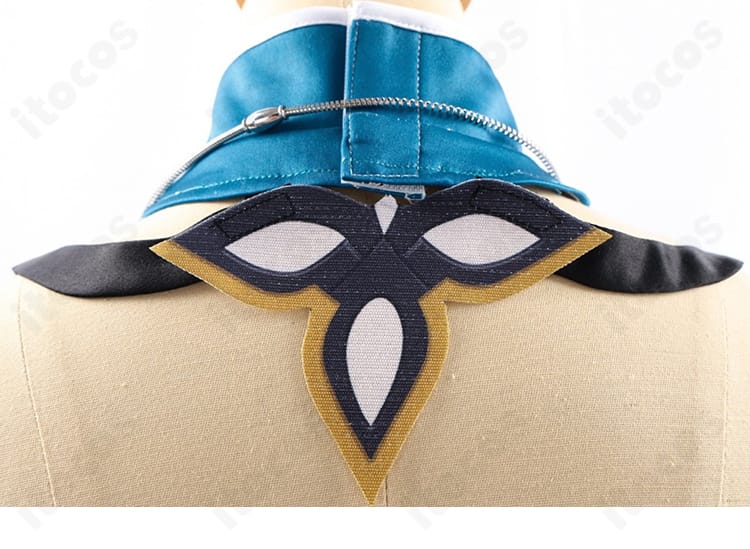 飛霄コスプレ 内搭背中の装飾と縫製