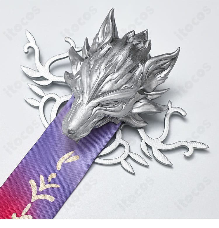 ラップランド衣装の胸飾りアップ。象徴的パーツの質感を表現