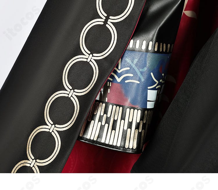 ラップランド衣装の右袖とマント装飾。動きに合わせた意匠のディテール