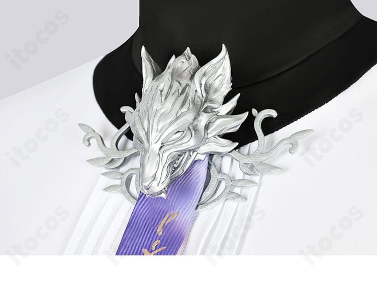 ラップランド衣装の襟元装飾アップ。クラシックな意匠の近接写真