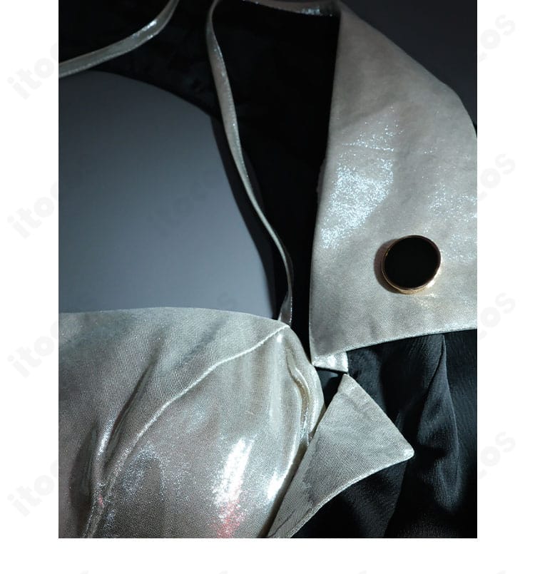 ジェーン・ドゥ衣装の襟装飾ディテール。縁の仕上げと装飾配置を近接で示す。