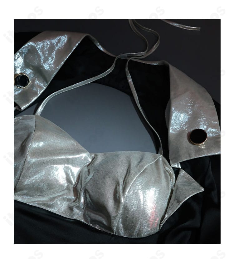 ゼンレスゾーンゼロ ジェーン・ドゥ衣装の襟元アップ。モノトーン配色と襟の形状を詳細に表示。