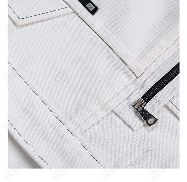 恋と深空 セイヤ『時のかけら』コスプレ衣装のチェーン系装飾クローズアップ。固定方法と質感を示す。