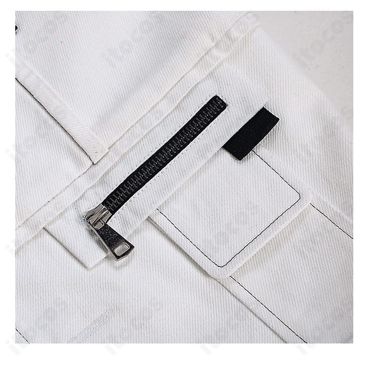 恋と深空 セイヤ『時のかけら』コスプレ衣装の襟元アップ。刺繍風装飾と縁取りの仕上げに焦点。