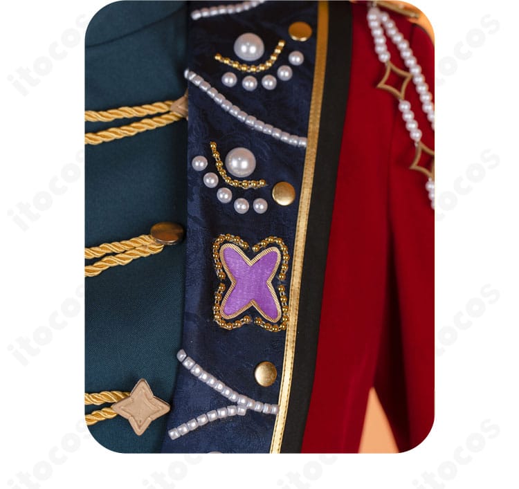 衣領部分の細部。重ね構造と刺繍ラインが分かるアップ画像