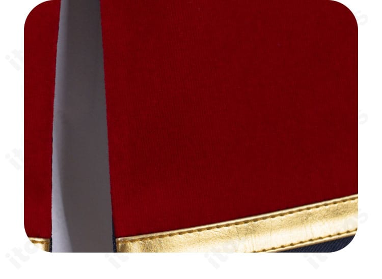 外套（コート）背面と衣摆のディテール。裾装飾とステッチの仕上がりが分かる画像