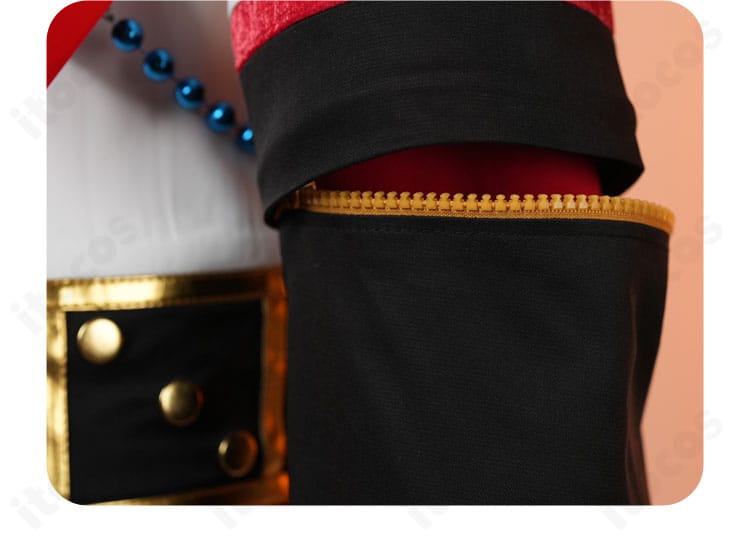 七種茨 袖部装飾のクローズアップ。装飾ラインと刺繍の仕上がり、袖のハリ感を表現。