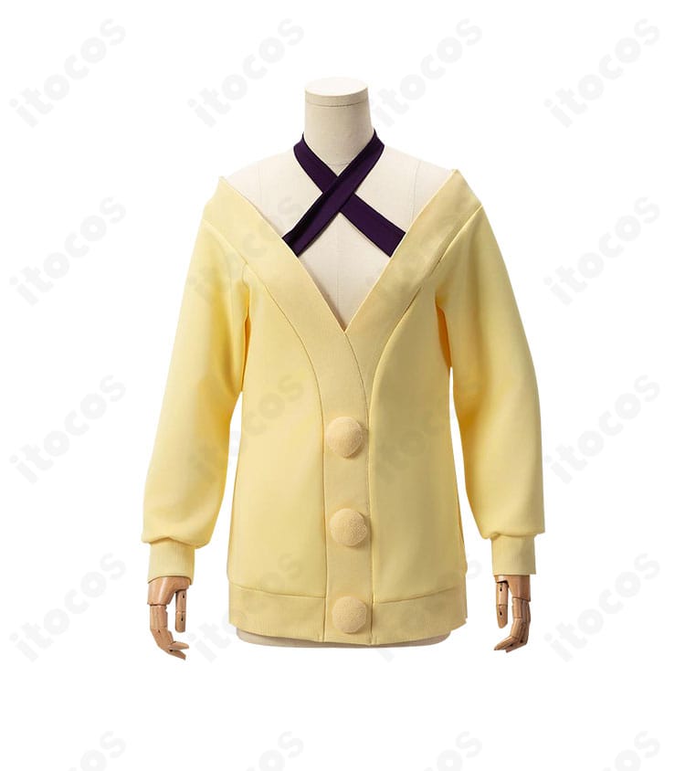 インナー前面のディテール。胸元のカッティングと生地の表情を確認できる近接カット