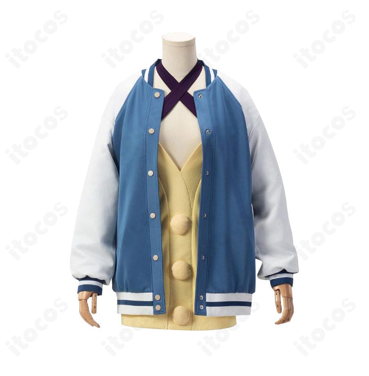 綾瀬星子 美魔女衣装の前面ディテール。襟元から前立ての装飾とドレープを強調した近接