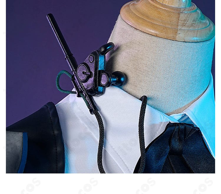 襟元の装飾ディテール。シャツのステッチとアクセントパーツの質感表現