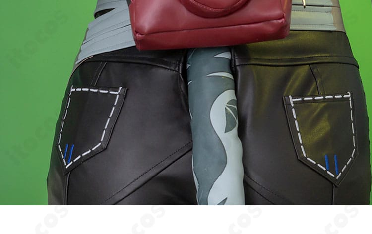 ショートパンツの尾飾り（尻尾）周辺の拡大。取り付け位置と立体感を確認できるディテール写真