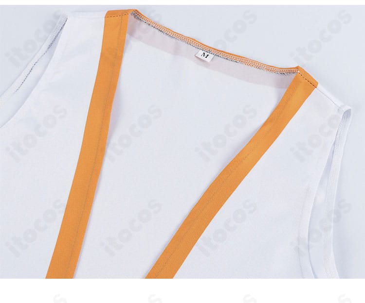 襟元の刺繍と装飾のクローズアップ。縫製の精度と模様の立体感を確認できるディテール画像