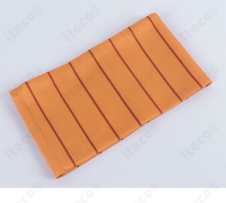 ネックアクセサリー（スヌード）の装飾詳細。首周りのボリュームと質感が分かるクローズアップ